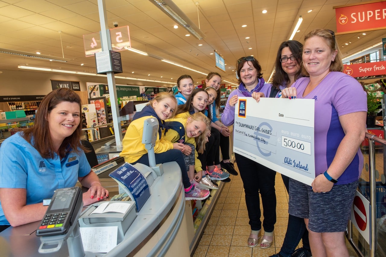 Dunmanway Girl Guides receive €500 donation from Aldi’s Dunmanway store team