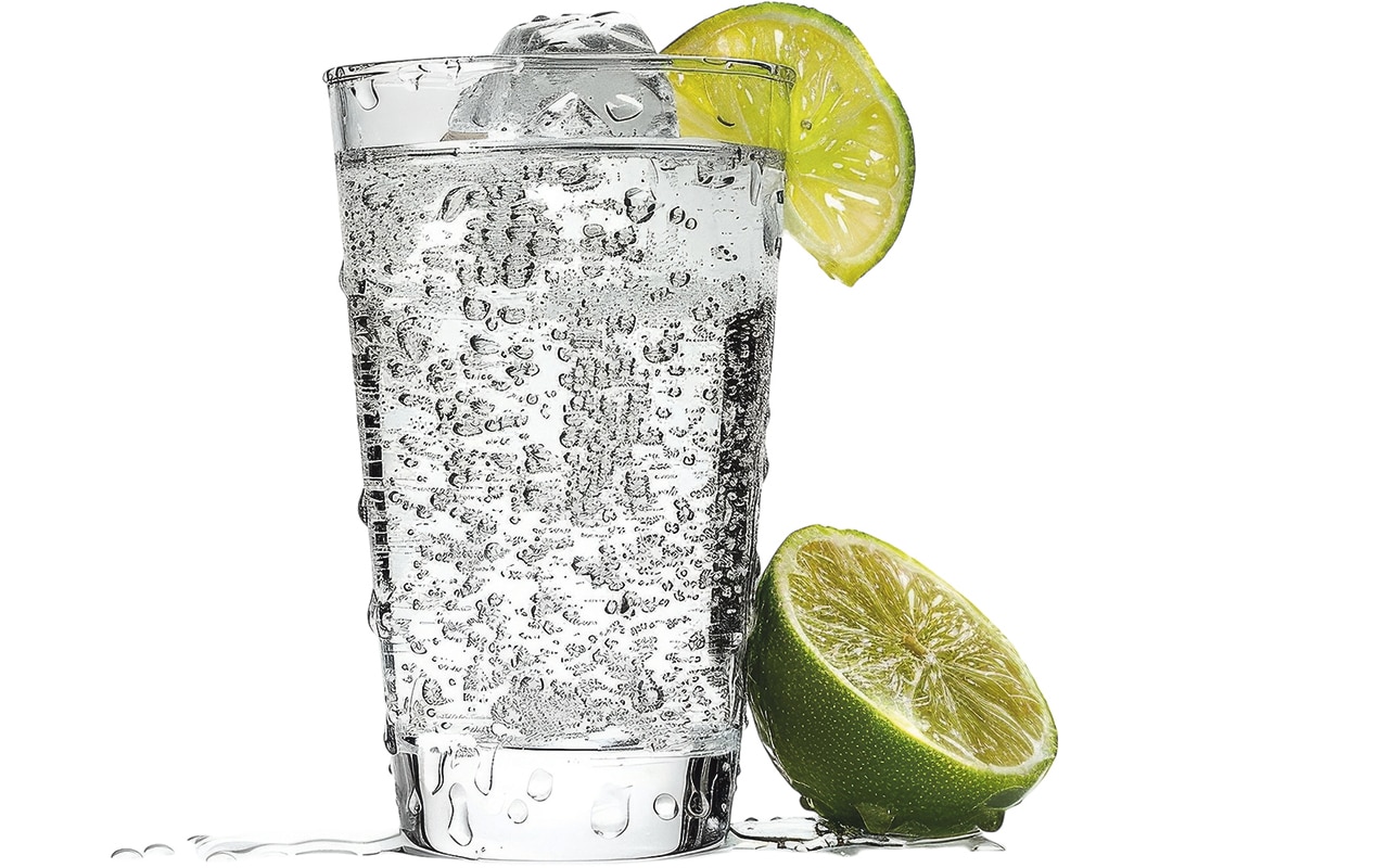 “Pimp up your water” by making the ultimate hydration drink at home